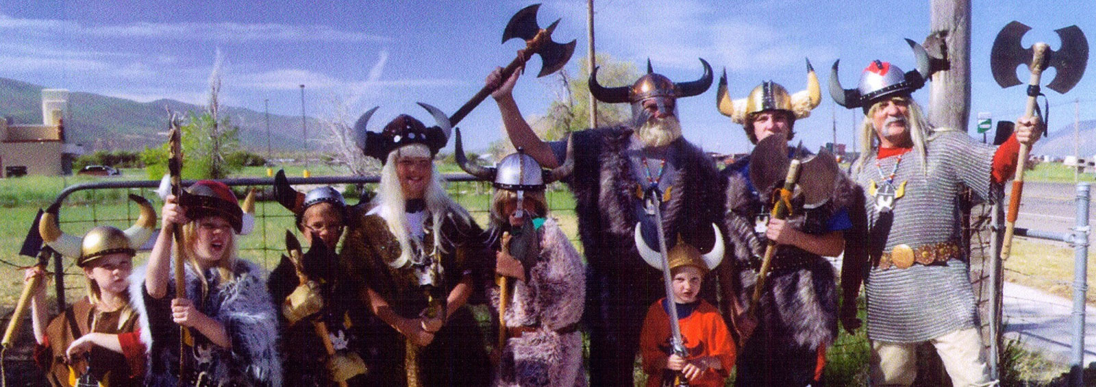 Eventscover Scandy 2016 A Family Affair Large Group Costumed Vikings Eventscover Scandy 2016 A Family Affair Large Group Costumed Vikings